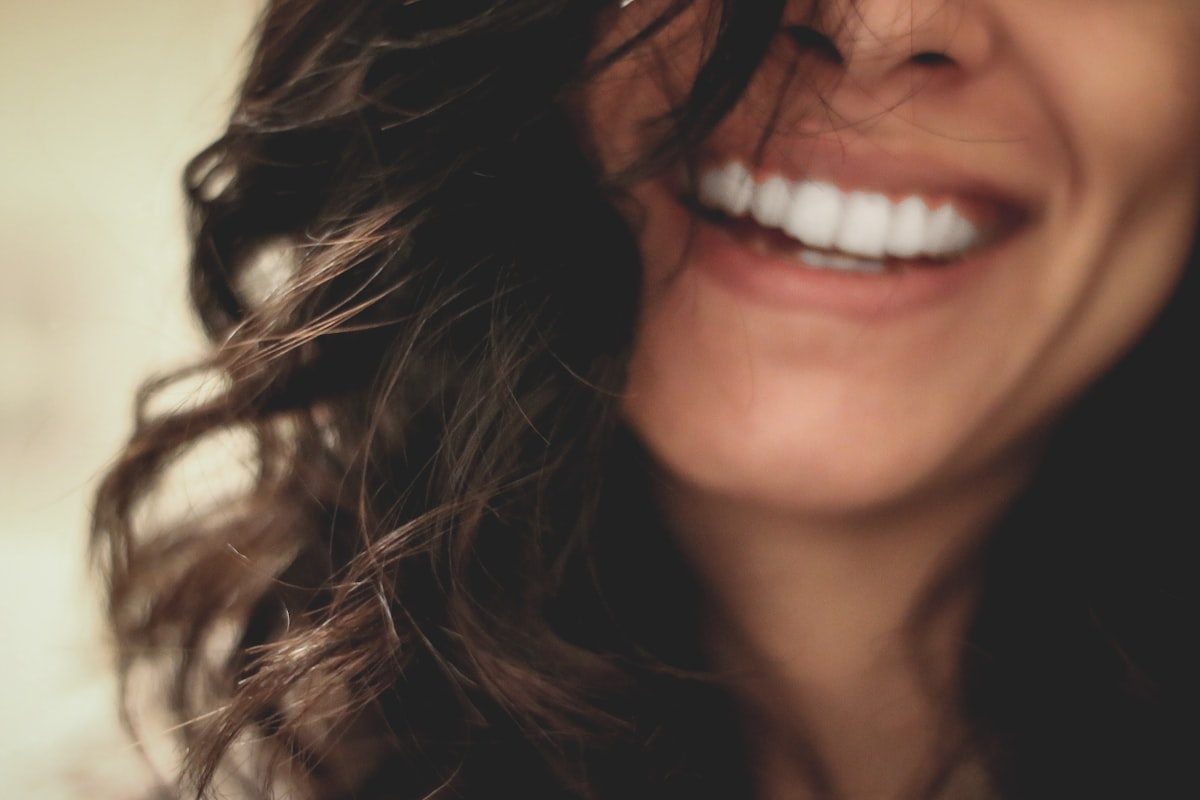Primer plano de una sonrisa sana